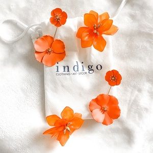 2 Pairs of Orange Floral Earrings